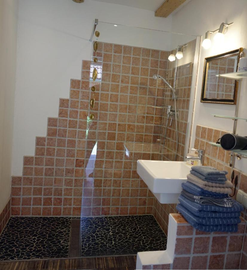 "Haus Auf Dem Berg" Apartment Westensee Luaran gambar