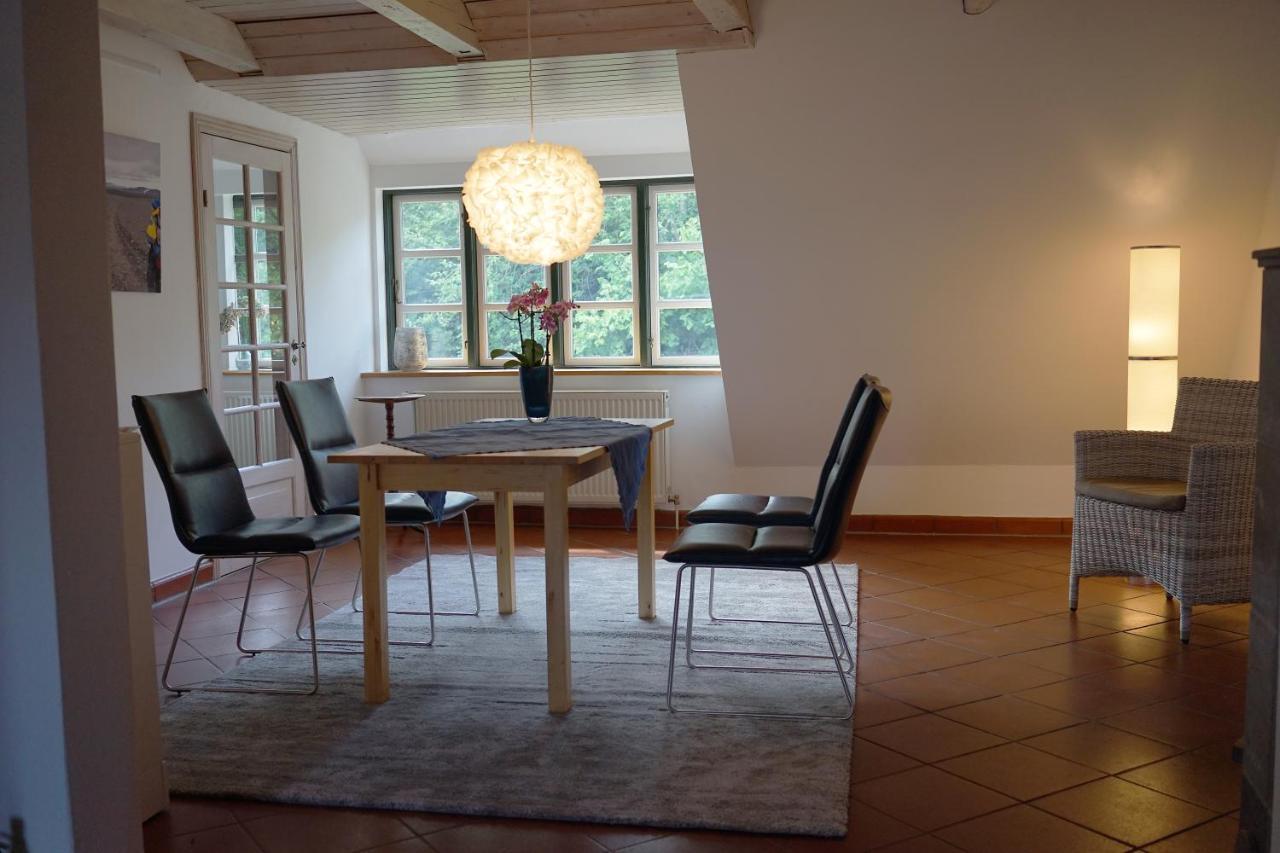 "Haus Auf Dem Berg" Apartment Westensee Luaran gambar