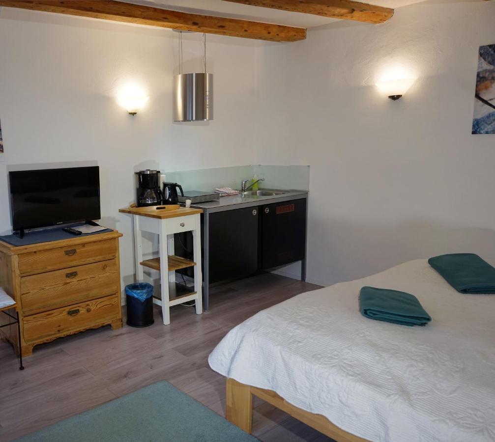 "Haus Auf Dem Berg" Apartment Westensee Luaran gambar