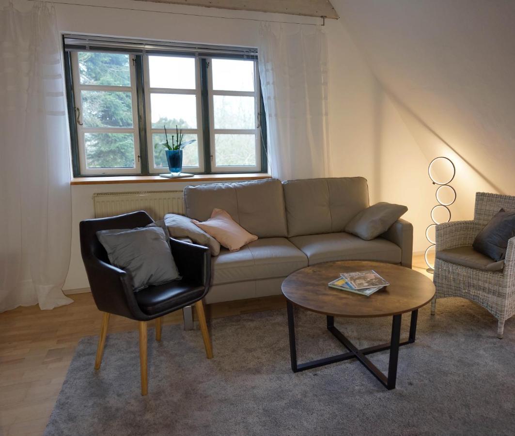 "Haus Auf Dem Berg" Apartment Westensee Luaran gambar